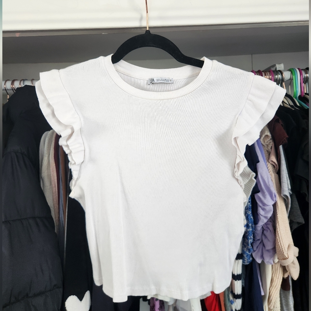 Zara White Ribbed Ruffle Sleeve Blouse - Picture 2 of 4